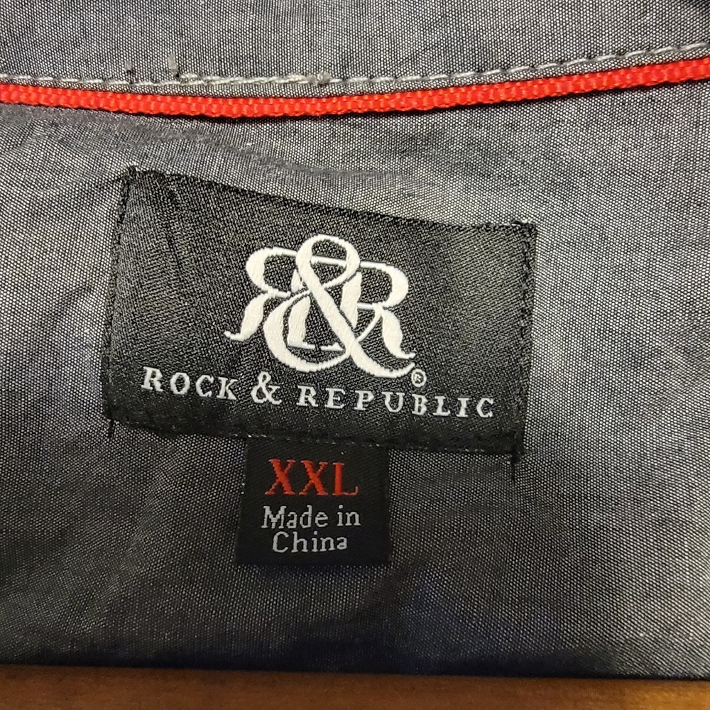 ROCK & REPUBLIC Button up - Picture 3 of 5